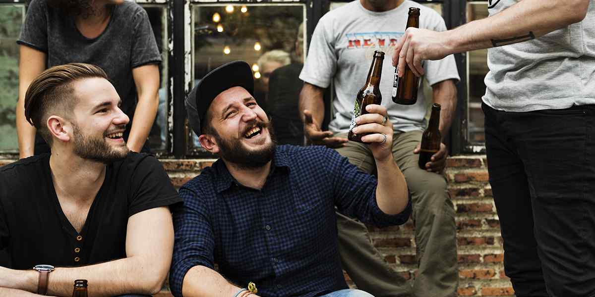 https://brasserie-vanoise.com/wp-content/uploads/2017/05/hero_home_beer_02-story-01.jpg