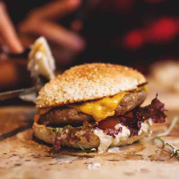 https://brasserie-vanoise.com/wp-content/uploads/2017/05/inner_cell_burger_1.jpg