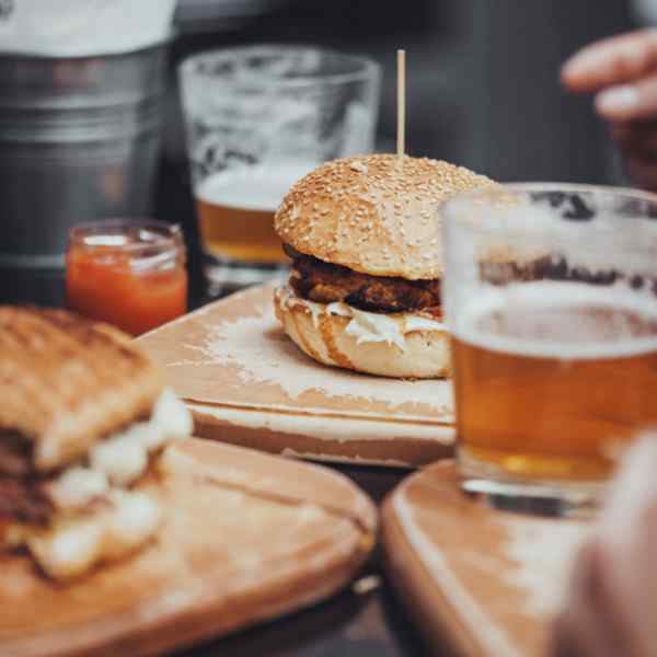 https://brasserie-vanoise.com/wp-content/uploads/2017/05/inner_cell_burger_2.jpg